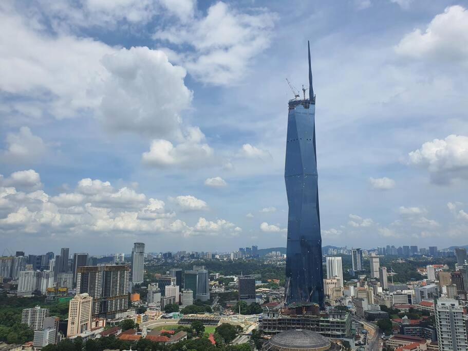 Апартаменты Infinity Pool/ Lucentia Bbcc, Near Lalaport, Pnb118, Klcc Куала-Лумпур Экстерьер фото