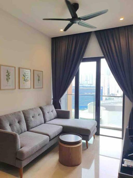 Апартаменты Infinity Pool/ Lucentia Bbcc, Near Lalaport, Pnb118, Klcc Куала-Лумпур Экстерьер фото