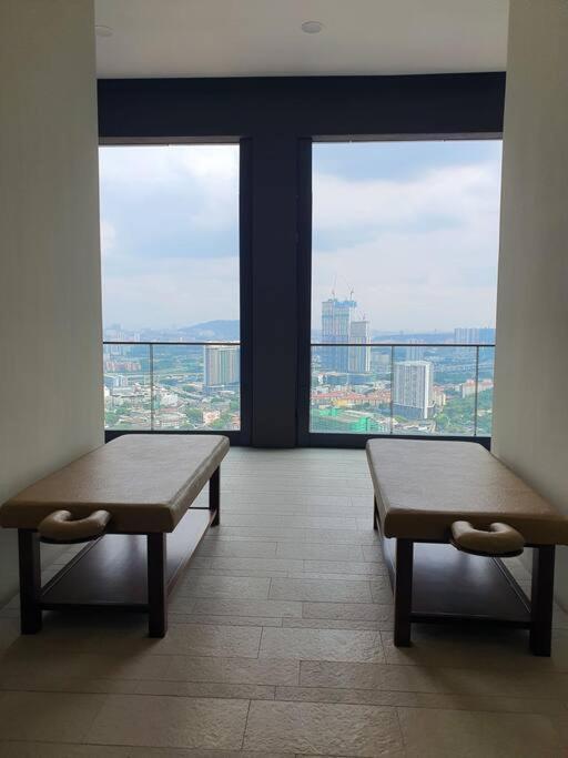 Апартаменты Infinity Pool/ Lucentia Bbcc, Near Lalaport, Pnb118, Klcc Куала-Лумпур Экстерьер фото