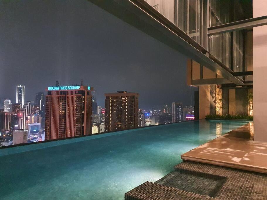 Апартаменты Infinity Pool/ Lucentia Bbcc, Near Lalaport, Pnb118, Klcc Куала-Лумпур Экстерьер фото