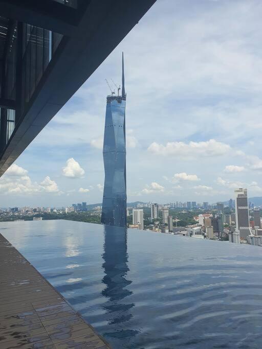 Апартаменты Infinity Pool/ Lucentia Bbcc, Near Lalaport, Pnb118, Klcc Куала-Лумпур Экстерьер фото
