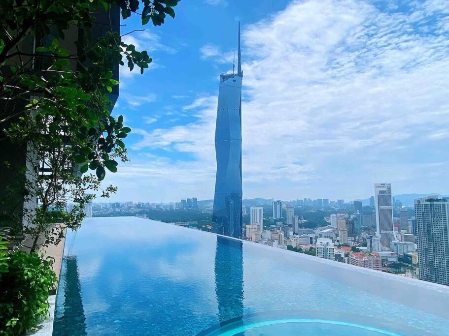 Апартаменты Infinity Pool/ Lucentia Bbcc, Near Lalaport, Pnb118, Klcc Куала-Лумпур Экстерьер фото